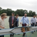 Пожелания и автографи върху "Лодката на приятелството"